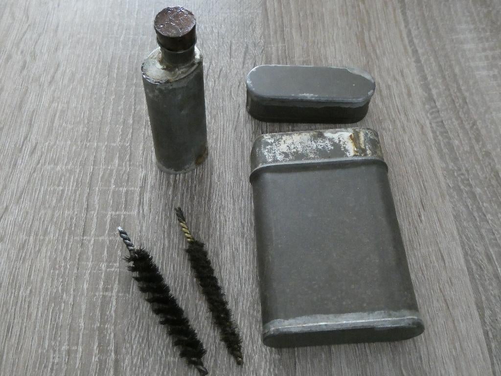 Hembrug schoonmaak setje, Ophalen of Verzenden, Landmacht, Nederland, Kleding of Schoenen