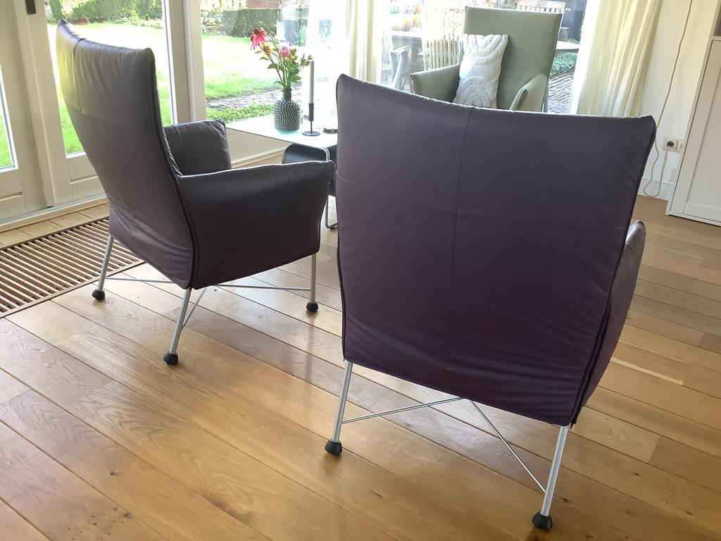 Twee comfortabele Montis Charlie fauteuils - paars leer, Ophalen, Gebruikt, Twee, Overige kleuren