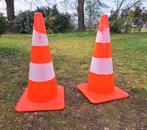 Verkeers pion / pilon 2 stuks, 72 cm hoog, Ophalen, Gebruikt