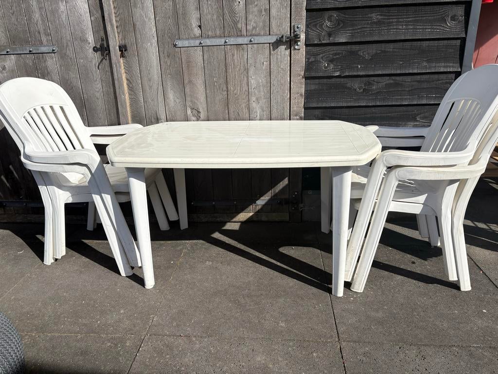 Gratis Witte kunststof tuinset 4 stoelen en tafel Hartman, Tuin en Terras, Ophalen, 4 zitplaatsen, Kunststof, Gebruikt