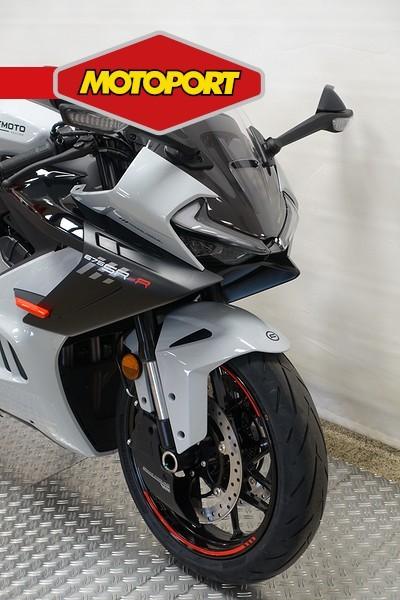 CFMOTO 675SR-R (bj 2025), Super Sport, CFMOTO, Battelsesteenweg 471
B-2800  Mechelen, BE, Salesdesk@bwimport.eu