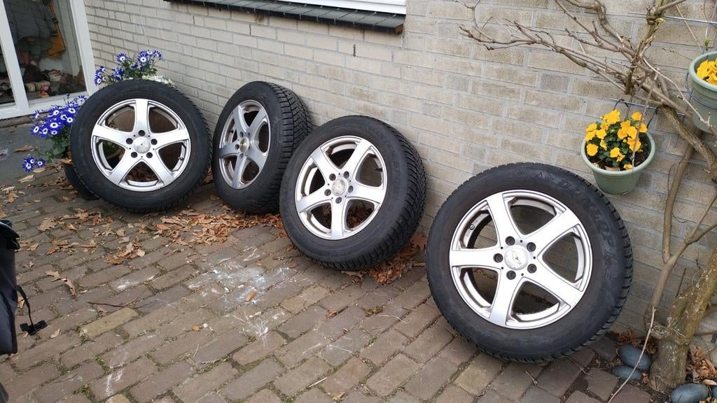 Winterbanden Mazda 6 2007-2012, Auto-onderdelen, Banden en Velgen, Ophalen, Gebruikt, 16 inch, Banden en Velgen