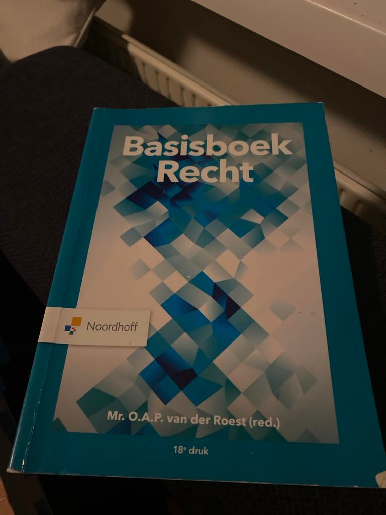 Basisboek Recht - 18e druk - Mr. O.A.P. van der Roest, Ophalen of Verzenden, Gamma, Zo goed als nieuw, HBO