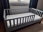 Peuterbed 140x70 met matras en matrasbeschermer, 70 tot 85 cm, Zo goed als nieuw, Matras, 140 tot 160 cm