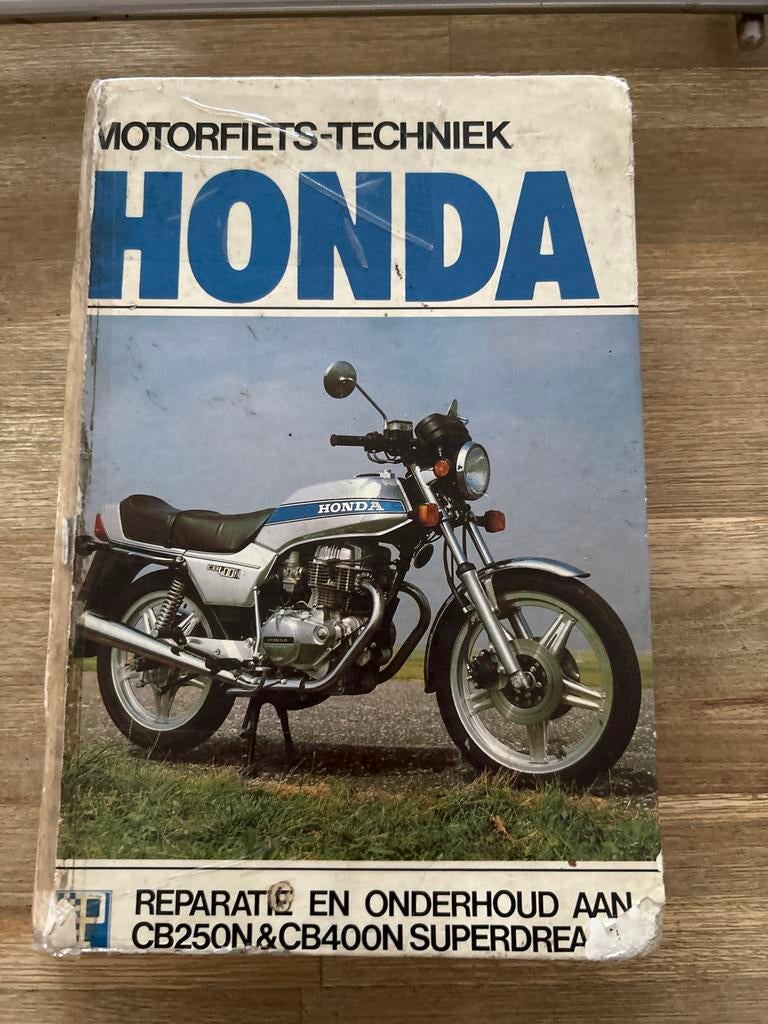Onderhoud en reparatie aan Honda CB250 en CB400 motoren, Ophalen of Verzenden, Gelezen, Merk of Model