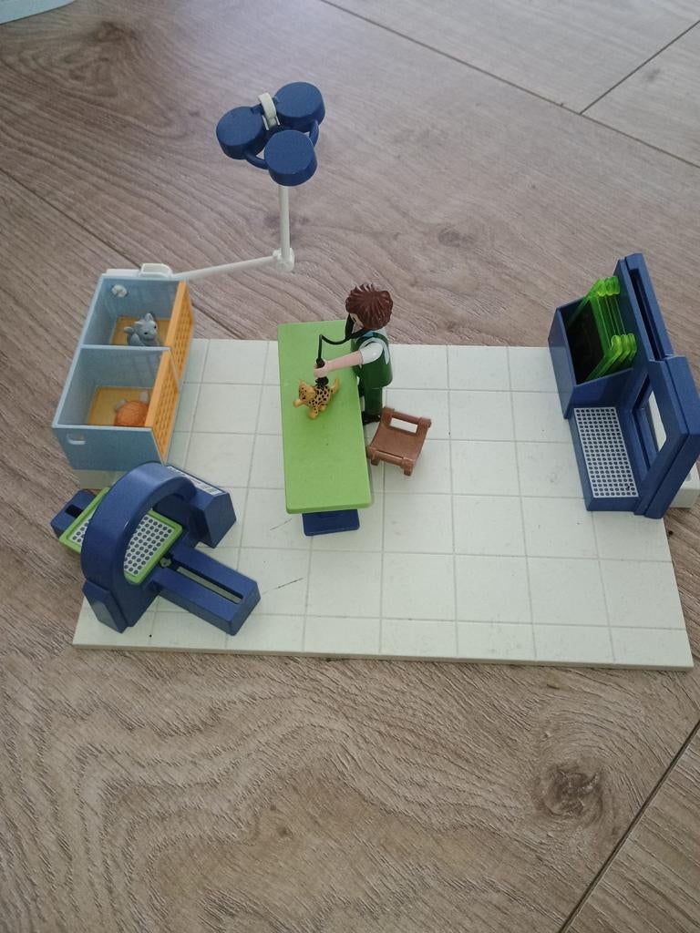 Playmobil dierenarts praktijk, Ophalen