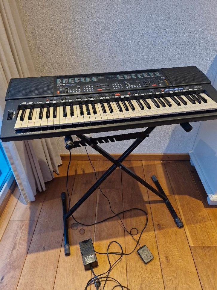 YAMAHA Keyboard PSR 500 incl standaard + 20muziekboeken !, Muziek en Instrumenten, Keyboards, Gebruikt, 61 toetsen, Yamaha, Ophalen