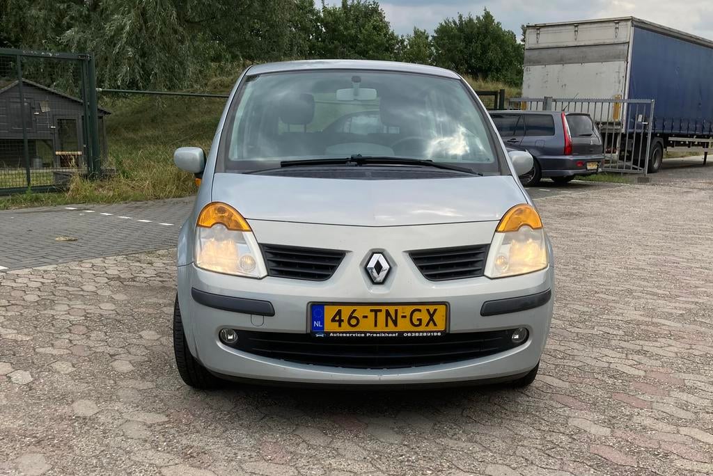 Renault Modus 1.6 16V E4 2005 Grijs, Auto's, Renault, Voorwielaandrijving, 15 km/l, 1145 kg, 4 cilinders