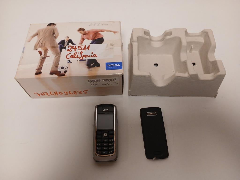 Nokia 6021 met doos zonder verdere accessoires, Telecommunicatie, Mobiele telefoons | Nokia, Ophalen of Verzenden