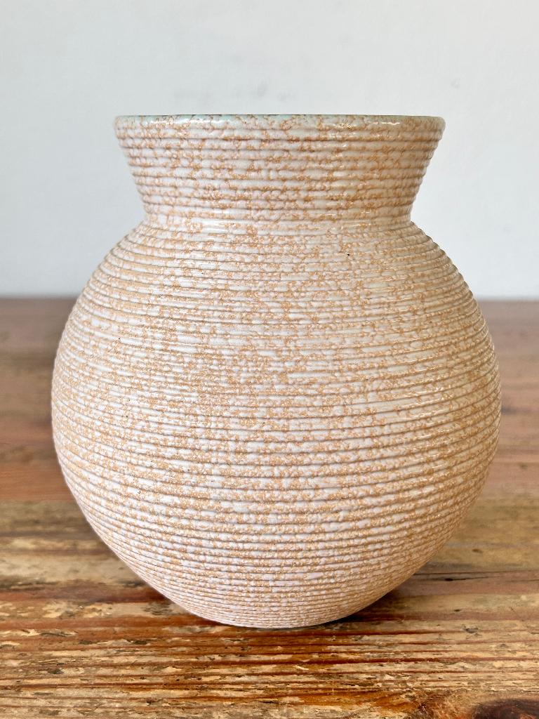 Vaas / bolvormig geribbelde vaas, Antiek en Kunst, Antiek | Vazen, Ophalen of Verzenden