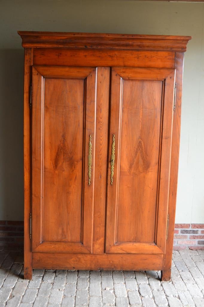 Prachtige strakke antieke kastanje houten kast, Antiek en Kunst, Antiek | Meubels | Kasten, Verzenden
