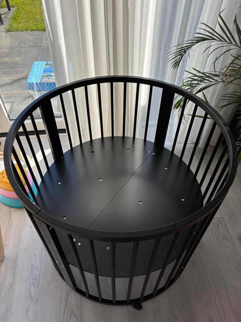 Ronde zwarte box, Kinderen en Baby's, Boxen, Ophalen, Gebruikt, Rond, Wieltjes