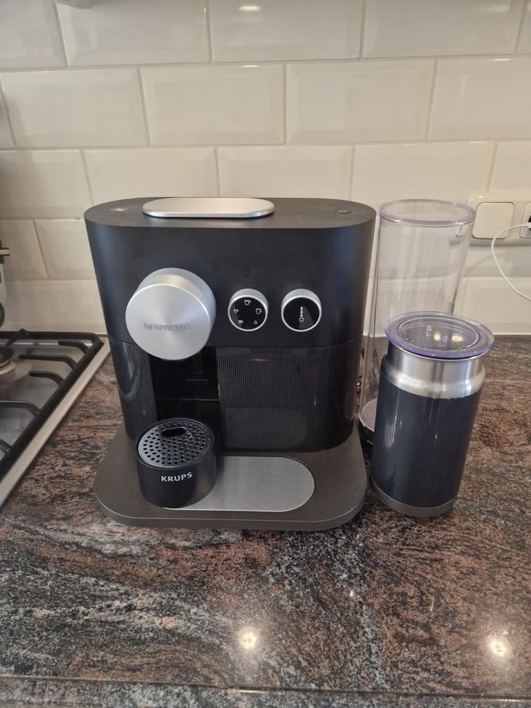 Krups xn601 koffie automaat met melkopschuimer, Ophalen of Verzenden, Zo goed als nieuw, Koffiemachine