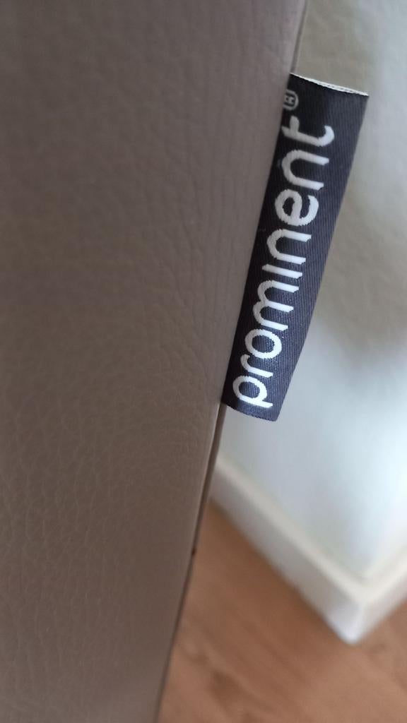 2 Leren Fauteuils - Taupe/Leverkleur - Prominent, Ophalen, Modern, Comfortabel, Gebruikt, 75 tot 100 cm