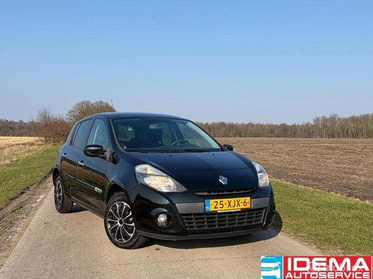 Renault Clio 1.2 Authentique, Auto's, Renault, Bedrijf, Te koop, Clio, ABS, Airbags, Airconditioning, Alarm, Bluetooth, Boordcomputer