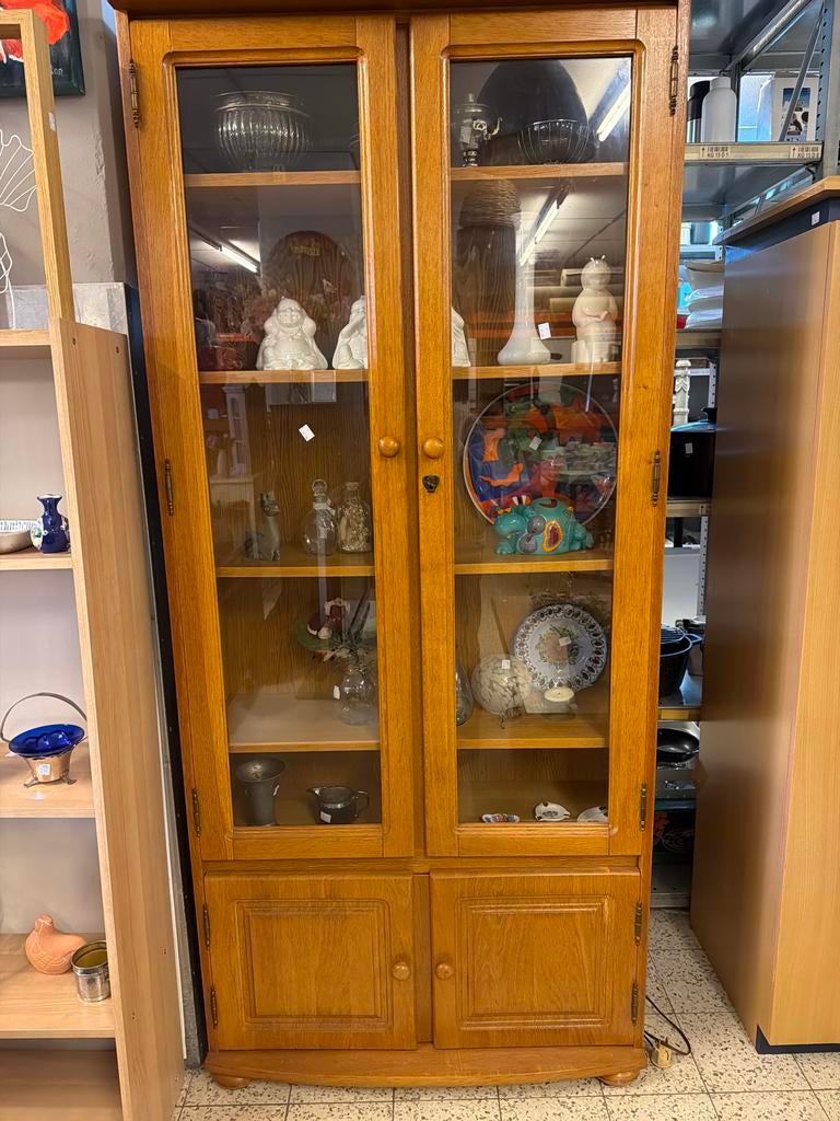 Houten vitrinekast met glazen deuren, Huis en Inrichting, Ophalen, Gebruikt, Info@kringloopdebilt.nl, Voorheuvel