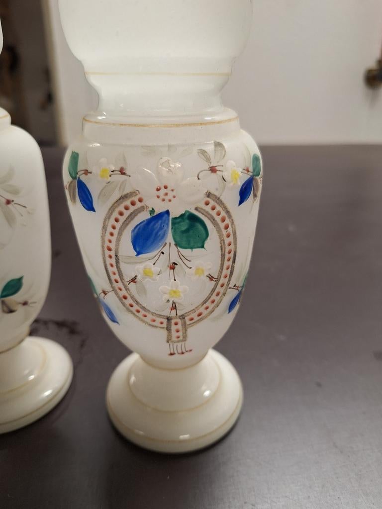2 handgeschilderde opaline bristol vazen, Ophalen of Verzenden