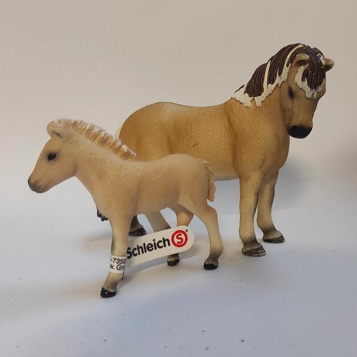 Schleich Fjorden (met & zonder vaantje), Verzamelen, Dierenverzamelingen, Zo goed als nieuw, Beeldje of Figuurtje, Paard, Verzenden