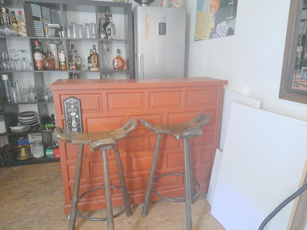 Thuisbar met barstoelen en accessoires, Ophalen