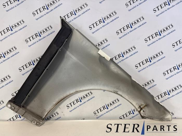 Scherm links-voor van een Mercedes E-Klasse (650), Gebruikt, -, Ophalen of Verzenden, -