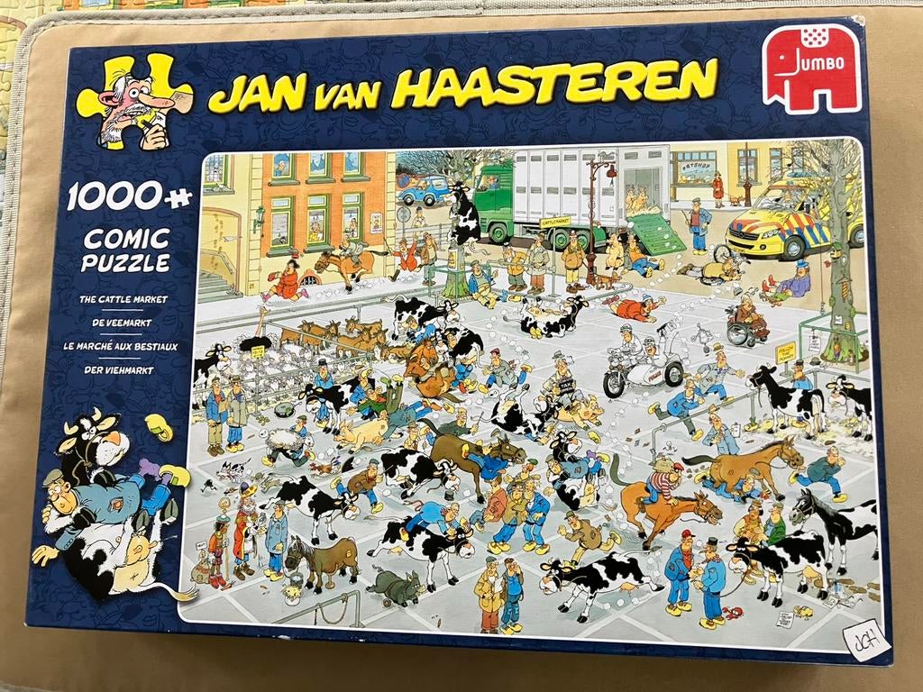 Jan van Haasteren puzzel 1000 stukjes DE VEEMARKT, Hobby en Vrije tijd, Ophalen of Verzenden, 500 t/m 1500 stukjes, Zo goed als nieuw