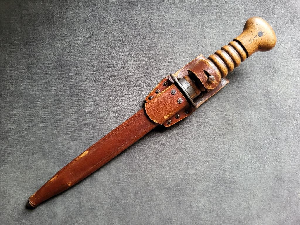 Repro schede voor Nederlandse M1917 Stormdolk, Ophalen of Verzenden, Landmacht, Nederland, Mes of Dolk