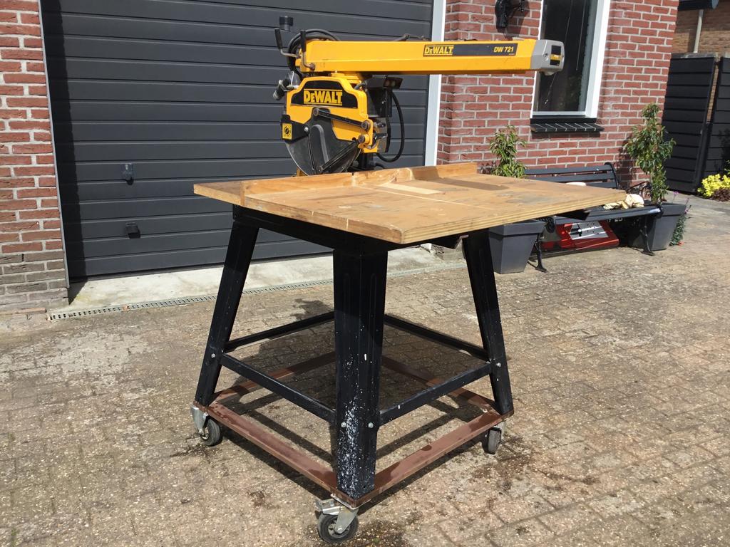 Dewalt DW721 afkortzaag, Ophalen, Gebruikt