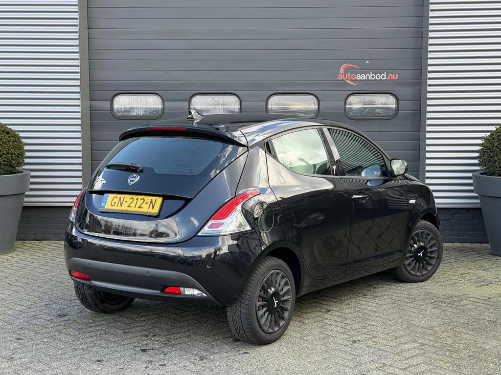 Lancia Ypsilon 0.9 TwinAir Elefantino Plus | Airco | Parkeer, Auto's, Lancia, Voorwielaandrijving, Stof, Zwart, Origineel Nederlands