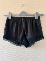 Zwart satijnen-look broekje New Yorker XS, Kort, Zwart, Ophalen of Verzenden, Zo goed als nieuw