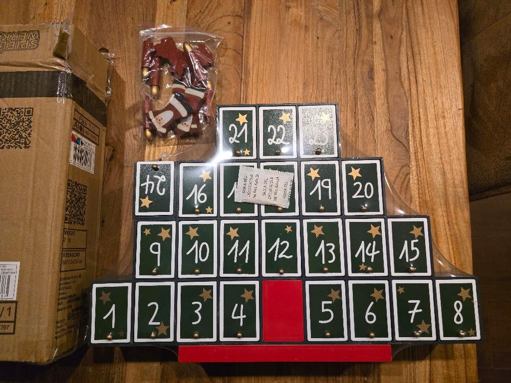 Adventskalender van hout met kleine opbergvakjes, Diversen, Kerst, Ophalen of Verzenden, Nieuw