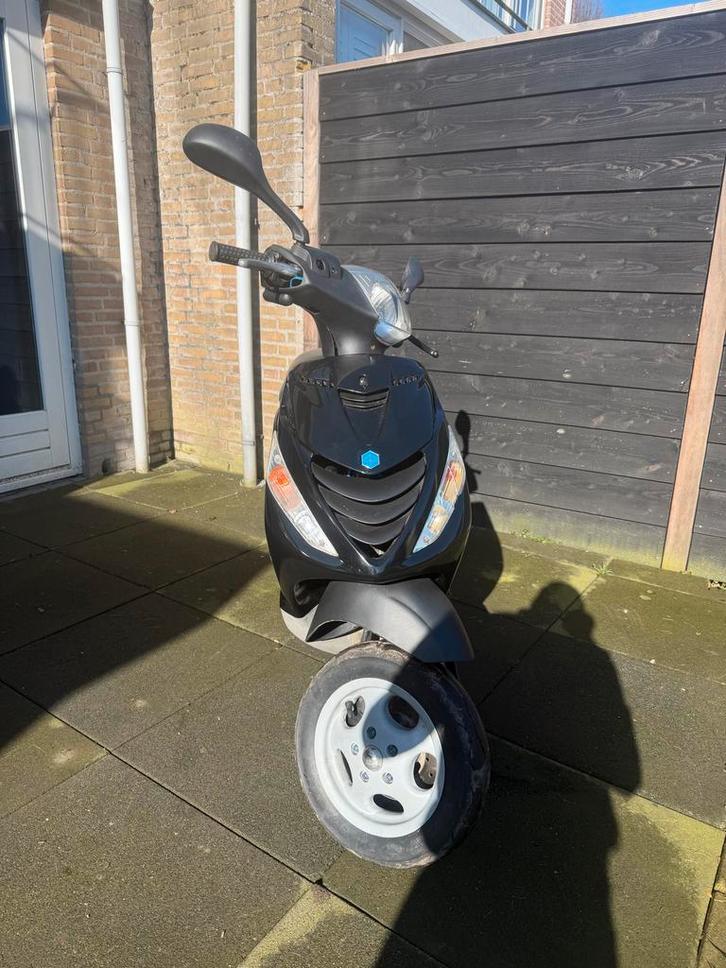 Piaggio Zip 2000, Fietsen en Brommers, Scooters | Piaggio, Gebruikt, Zip, Benzine, Ophalen