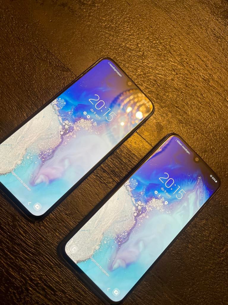 2x Samsung Galaxy A40 64GB Dual Sim, Telecommunicatie, Mobiele telefoons | Samsung, Zwart, Touchscreen, Ophalen of Verzenden, Zo goed als nieuw