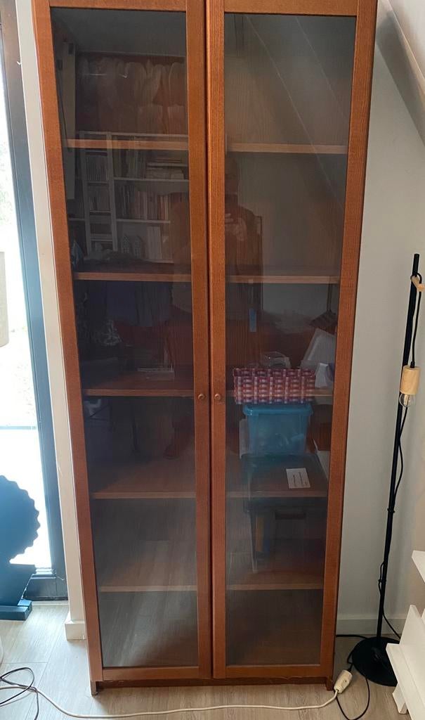 BILLY.bruine kast met glasdeuren, vitrine kast of boekenkast, Ophalen, 200 cm of meer, 50 tot 100 cm, Zo goed als nieuw