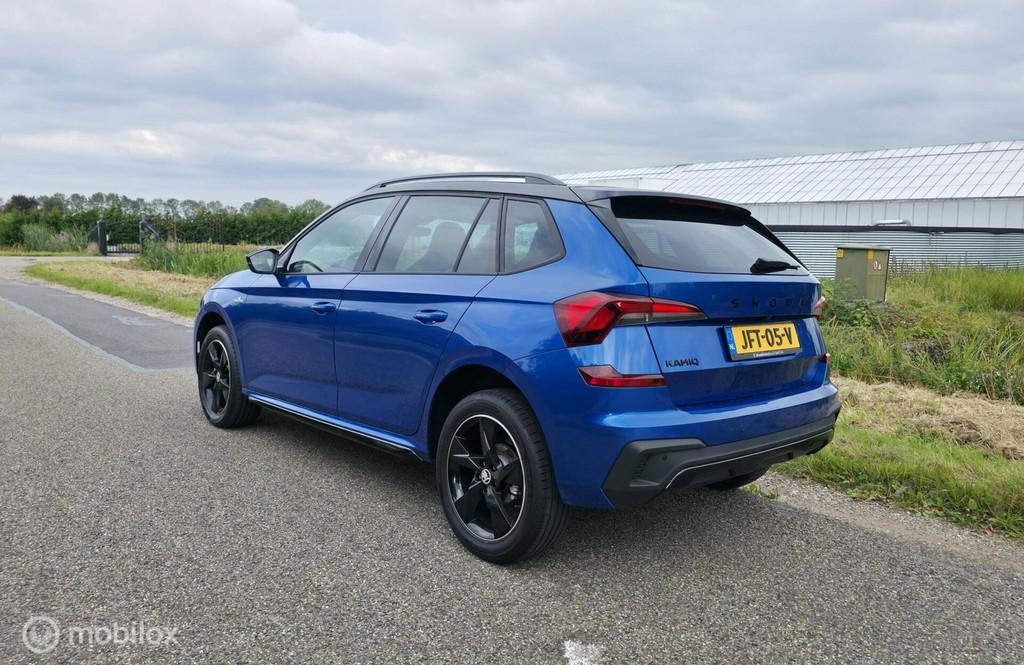 Skoda Kamiq 1.5 TSI ACT Monte Carlo / Pano / Carplay / Trekh, Auto's, Zwart, 4 cilinders, Blauw, Leder en Stof
