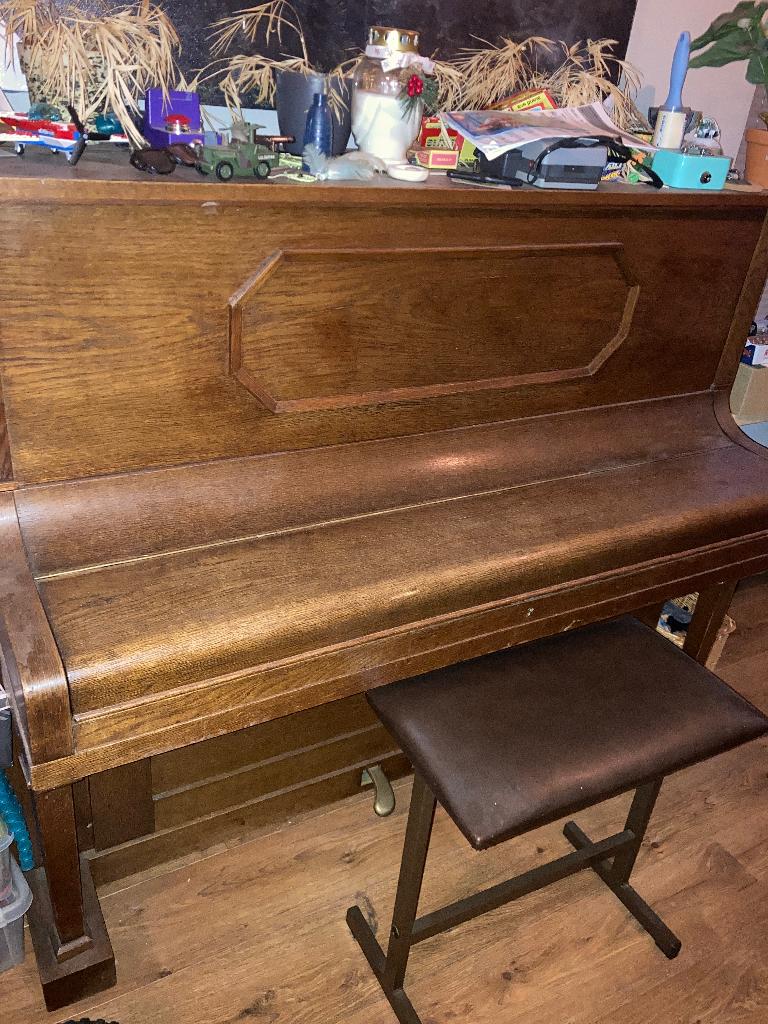 Gratis af te halen frans esser piano incl pianokruk, Muziek en Instrumenten, Ophalen, Gebruikt, Bruin, Piano