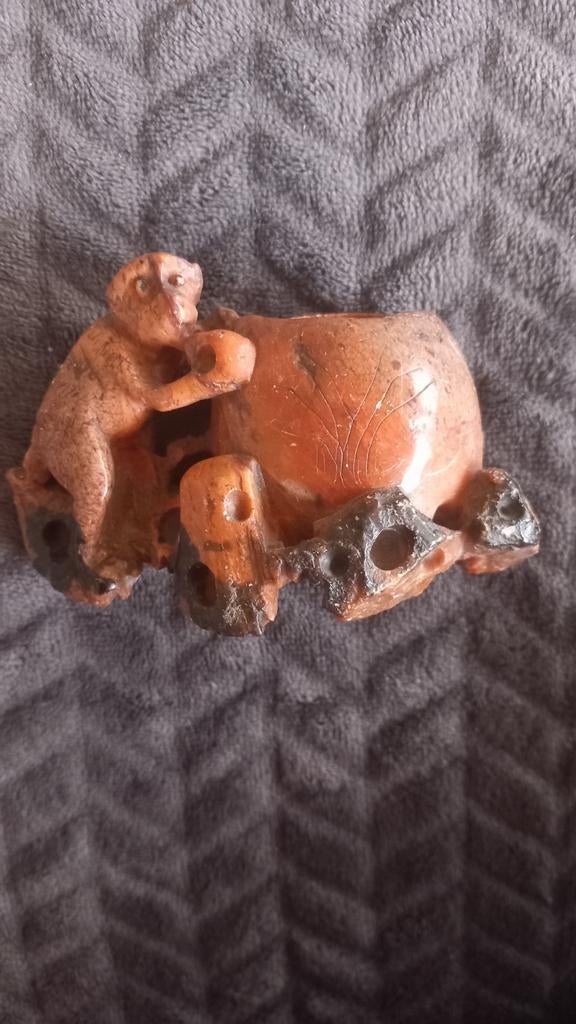 Antiek snijwerk Chinese kunst Speksteen Aap vaas China potje, Ophalen of Verzenden