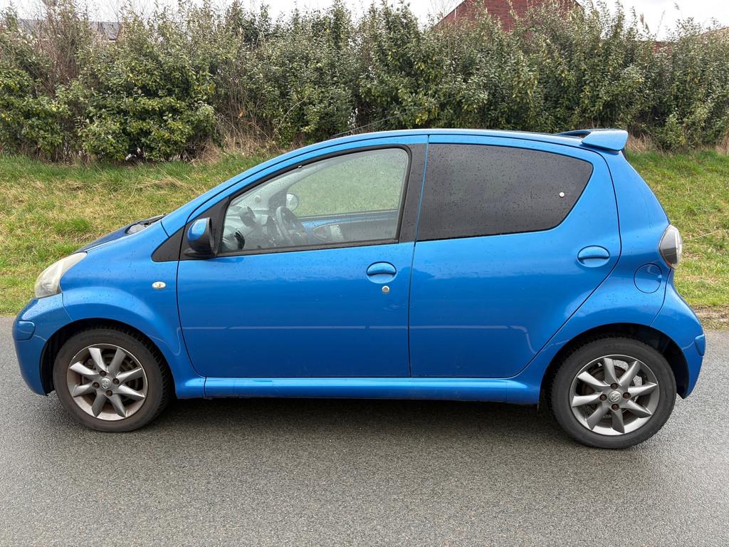 Toyota Aygo Toyota Aygo 1.0-12V Dynamic Navigator | 2011 | 2, Voorwielaandrijving, Euro 5, Stof, Gebruikt