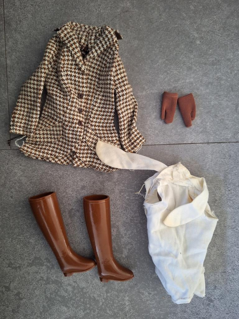 Barbie vintage (1963) kleertjes, Ophalen of Verzenden, Gebruikt, Kleertjes