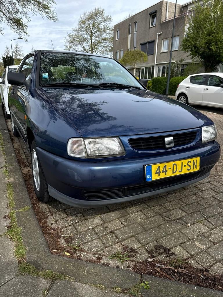 Seat Ibiza 1.4 44KW 1999 Blauw, Auto's, Seat, Voorwielaandrijving, 40 €/maand, Zwart, 4 cilinders