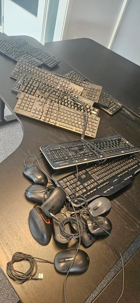 12x Toetsenborden en 10x Muizen, Computers en Software, Toetsenborden, Gebruikt, Qwerty, Bedraad, Toetsenbord en muis-set, Ophalen of Verzenden