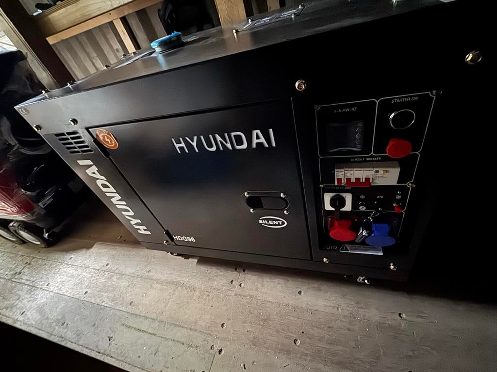 Nooit gebruikt Hyundai HDG96 Diesel  aggregraat, Doe-het-zelf en Verbouw, Aggregaten, Ophalen, Gebruikt, Dieselolie, Geluidgedempt