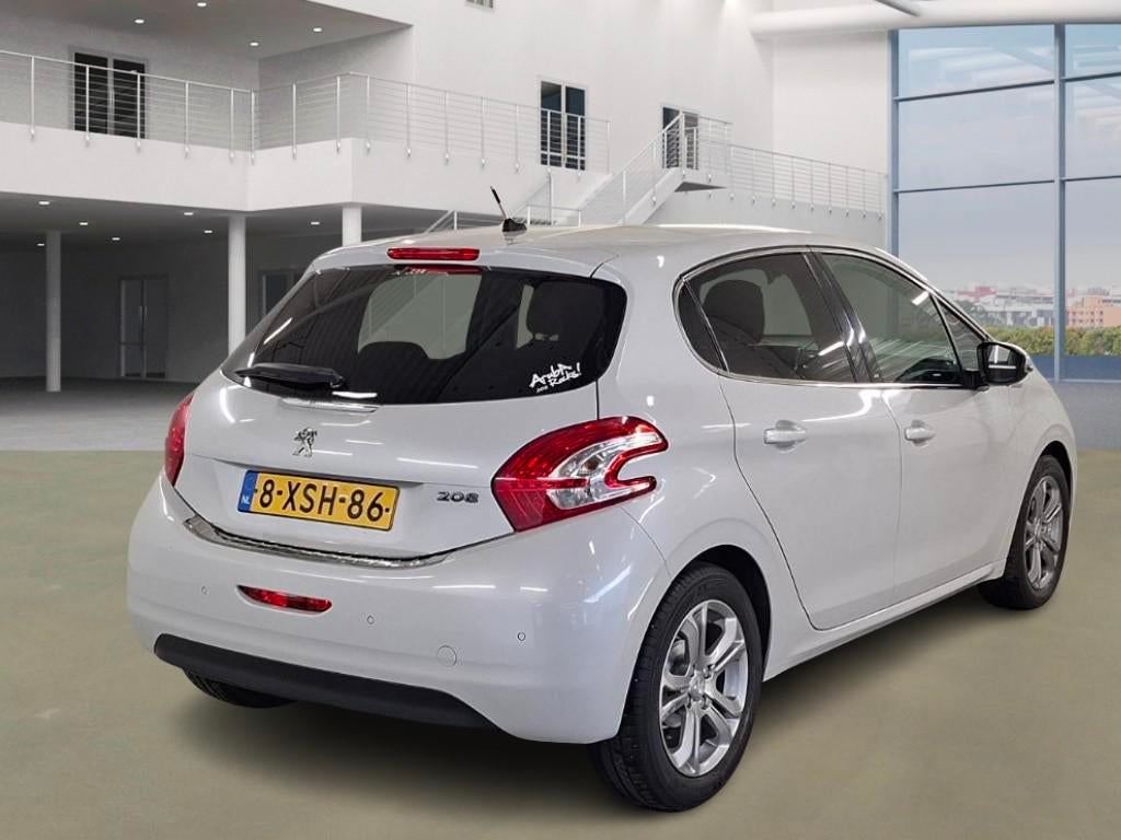 Peugeot 208 1.2 VTi Allure, Auto's, Peugeot, Voorwielaandrijving, Euro 5, Gebruikt, 31 €/maand