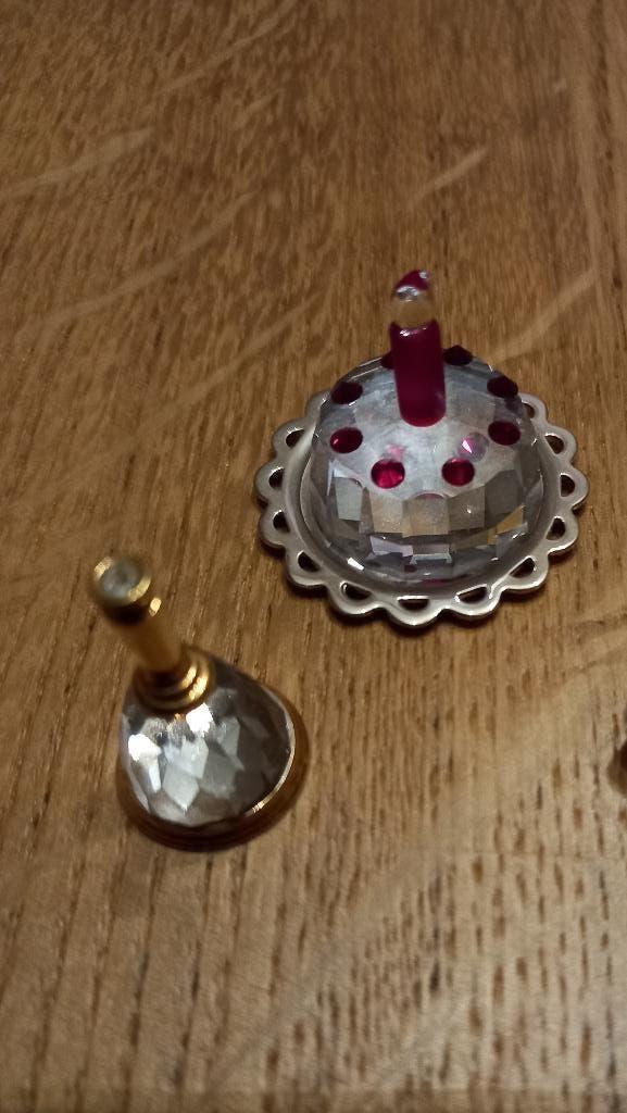 Swarovski taartje bel, Verzamelen, Swarovski, Ophalen of Verzenden, Zo goed als nieuw, Overige typen