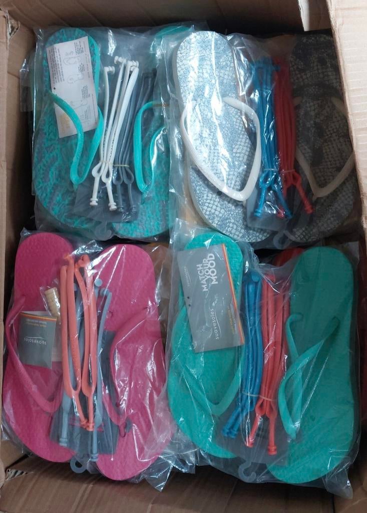 Partij verkopen! Diverse Match your
mood slippers 135 paar, Ophalen of Verzenden, Nieuw, Overige maten