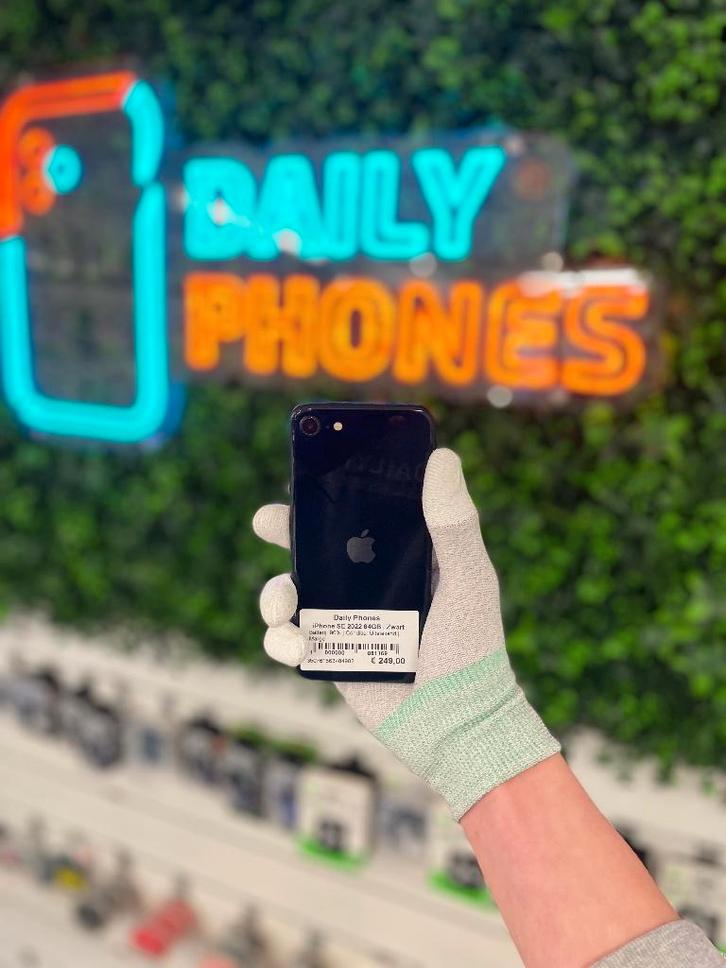 Zo goed als nieuw Apple iPhone SE 2022 64GB, Telecommunicatie, Overige Telecommunicatie, Ophalen of Verzenden