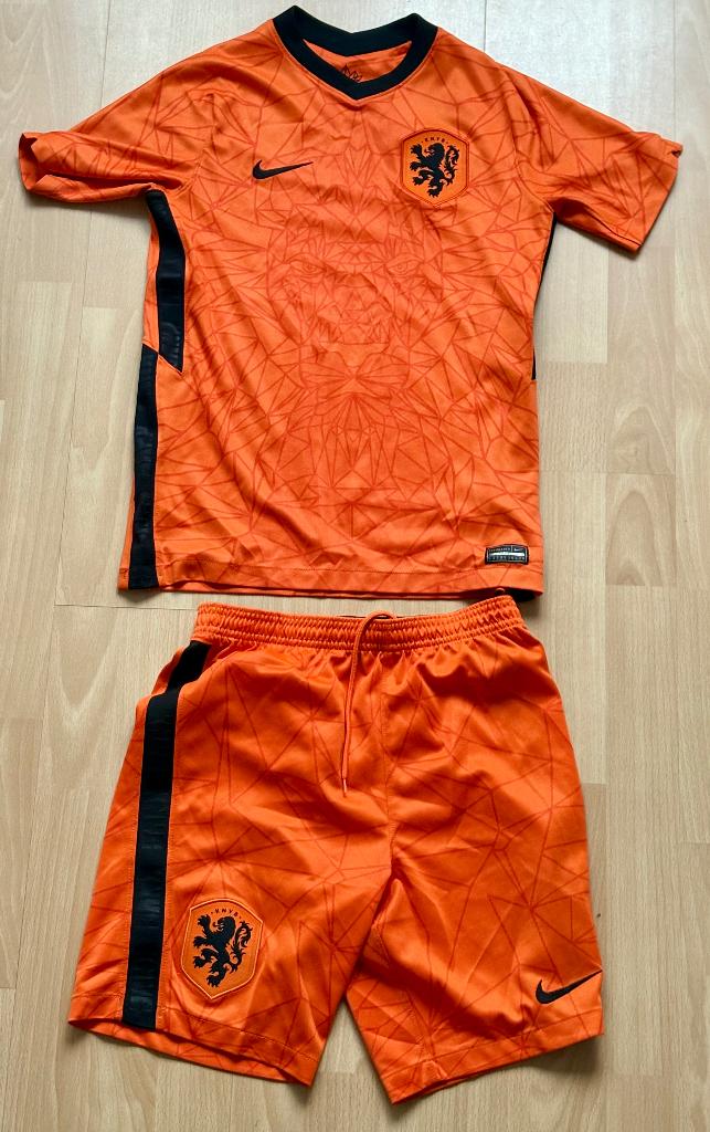 Nederlands elftal kinder oranje tenue maat L 147-158, Kinderen en Baby's, Ophalen of Verzenden, Zo goed als nieuw