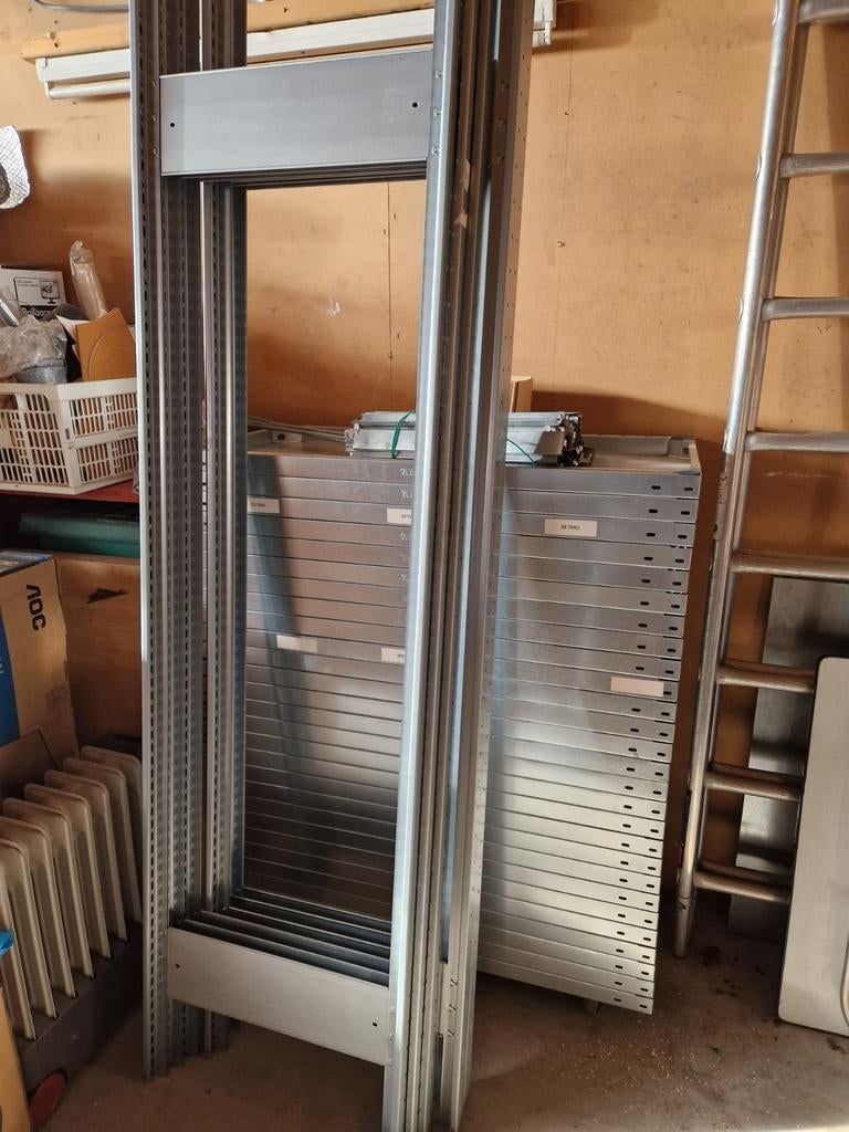 Begra stelling. Lang 5000, hoog 2000, breed 500., Ophalen