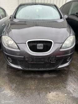 Voorbumper zwart Seat Altea  5P ('06-'15), Gebruikt, Voor, Ophalen of Verzenden, Bumper