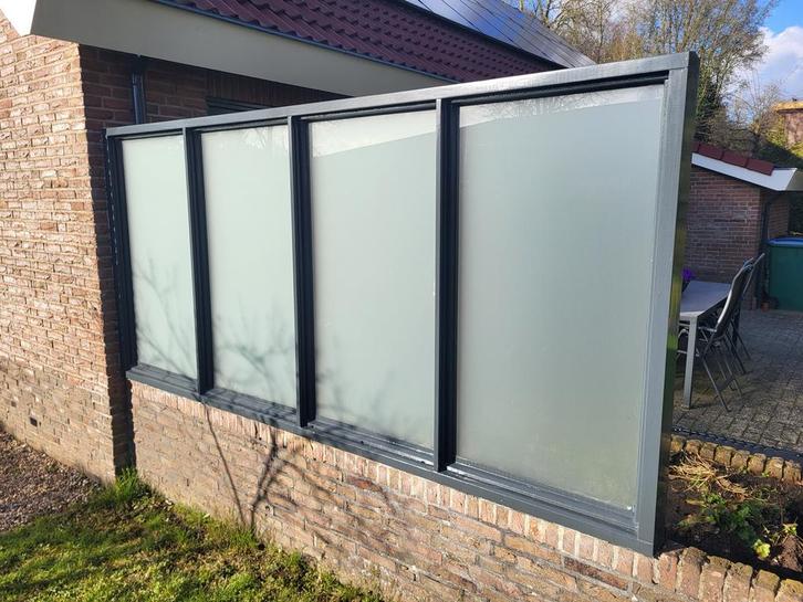 Windscherm afscheiding schutting met melkglas panelen, Tuin en Terras, Tuinschermen, Gebruikt, Glas, 150 tot 200 cm, 200 cm of meer