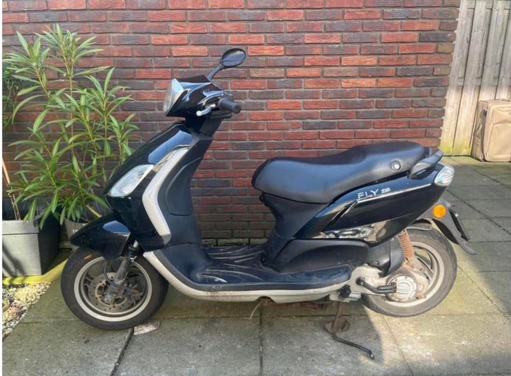 Piaggio Fly, Fietsen en Brommers, Scooters | Piaggio, Ophalen, Gebruikt, Benzine, Fly